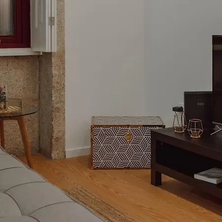 Apartment In Alfandega By Best2stay *