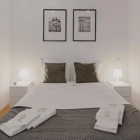 Apartment In Alfandega By Best2stay Porto